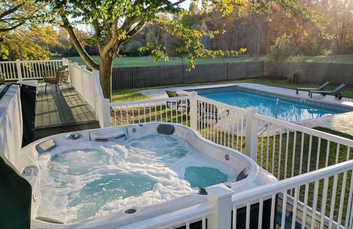 New Buffalo House | LAKE HOUSE RETREAT WITH HEATED POOL IN NEW BUFFALO, MI- GRAND OPENING FOR 2025