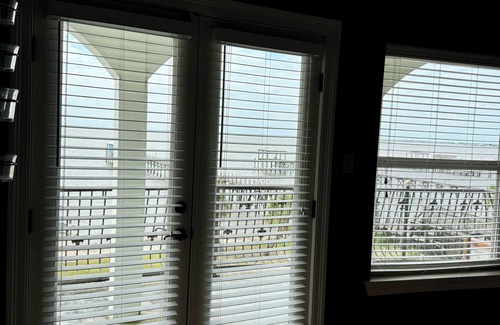 New Orleans East Area House | LAKE HOUSE. Serene, charming 5-bedroom house in greater New Orleans.