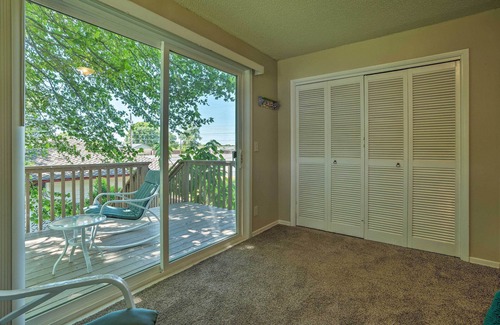 Moses Lake House | Lake House w/Hot Tub - 1 Mi to Surf 'n Slide