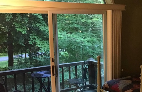 Pocono Pines House | Lake House with 6 FREE Pool Passes Included!