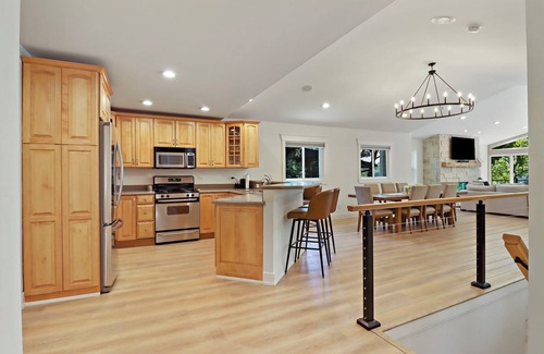 Lauderdale Lakes House | Lake House With Year Round Views