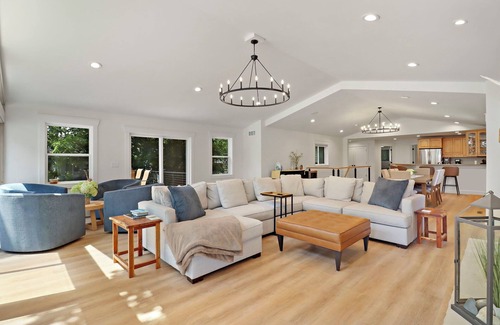 Lauderdale Lakes House | Lake House With Year Round Views