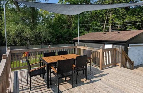 Paddock Lake House | Lake it Easy at this beautiful 2 bedroom lake home