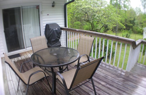 Salem House | Lake Jocassee ~ Easy Lake Access ~ Loved By Our Guests ~ Pet Friendly