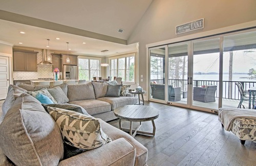 Seneca House | Lake Keowee Home with Balcony & Boat Dock!