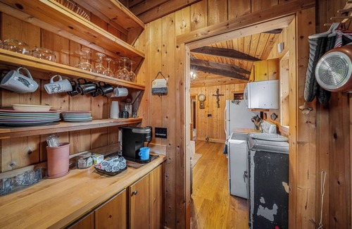 Mentone House | Lake Lahusage Front l Private Dock, Game Room