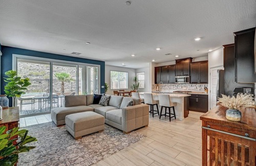 Lake Las Vegas House | Lake Las Vegas - 3bd + 3bath + Loft, Private Jacuzzi, Views and CLUB ACCESS!