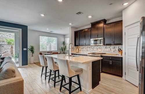 Lake Las Vegas House | Lake Las Vegas - 3bd + 3bath + Loft, Private Jacuzzi, Views and CLUB ACCESS!