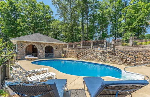 Arley House | Lake Life 105: 5 BR, 3.5 BA House in Arley, Sleeps 16