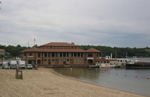 Lake Geneva Apartment | Lake Life At The Cove of Lake Geneva, Walk to Downtown,Pool View Upgraded Suite