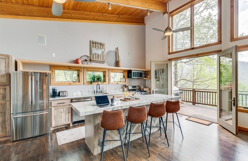 Butler House | Lake Life Mountain & Lake Views, Hot Tub, & Dock