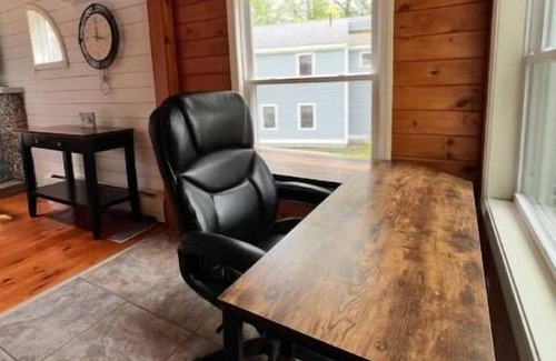 Middleton House | Lake Living, sit back and relax!