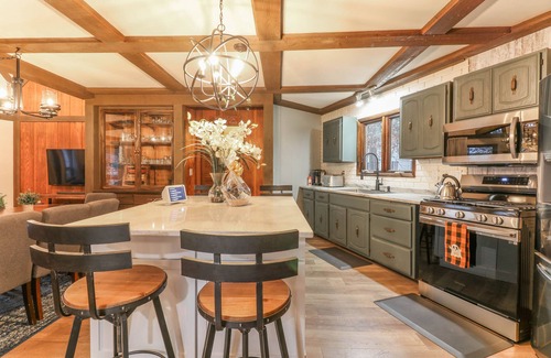 Minocqua House | Lake Lodge w Pool Table & Water Toys - Close to Town