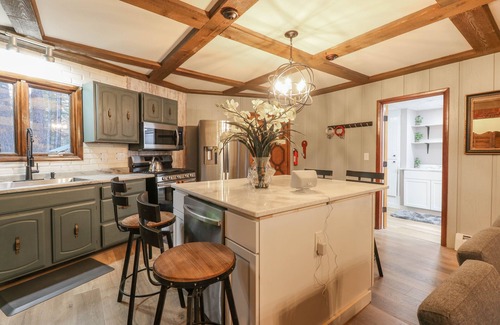 Minocqua House | Lake Lodge w Pool Table & Water Toys - Close to Town