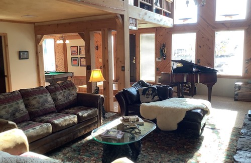 Grove Cabin | Lake lodge with Grand Lake views close to marina and Honey Creek Hive Mini Golf