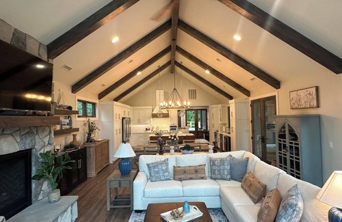 Lake Lure House | Lake Lure Luxury Rental: 5 Bedrooms, 4.5 baths, sleeps 14, on lake w/game room