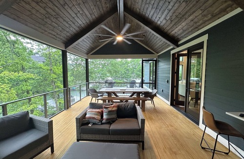 Lake Lure House | Lake Lure Luxury Rental: 5 Bedrooms, 4.5 baths, sleeps 14, on lake w/game room