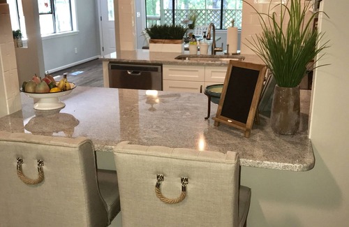 Dadeville Villa | Lake Martin/Stillwaters "La Dolce Vita Villa". your Sweet Retreat!