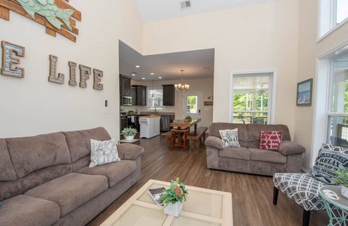 Dadeville House | Lake Martin Treasure! Views Sandy Beach Amenities