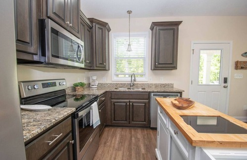 Dadeville House | Lake Martin Treasure! Views Sandy Beach Amenities