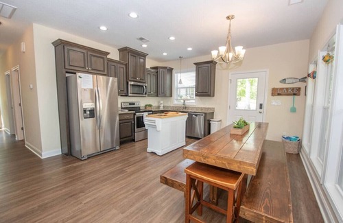 Dadeville House | Lake Martin Treasure! Views Sandy Beach Amenities