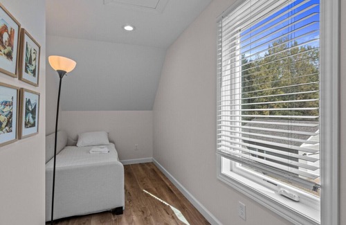 Arcadia House | Lake MI 8BR with Private Beach + Hot Tub