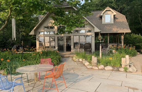 Shelby House | Lake Michigan 100 ft Private Beach Front