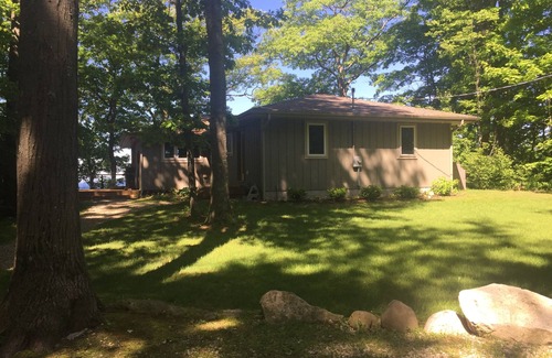 Montague House | Lake Michigan Beachfront Rental 5BR/3BA - Sleeps 10