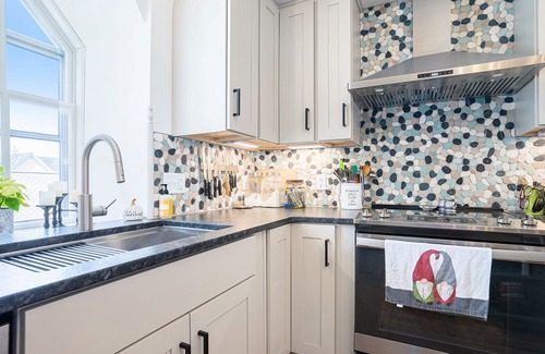Grand Haven Apartment | Lake Michigan Designer Apartment in Historic Home