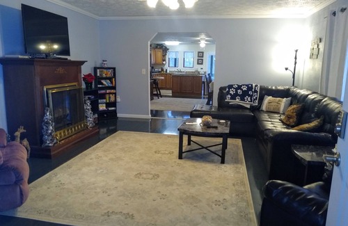 Lake Milton House | Lake Milton Ohio, Lakefront Vacation Rental, 4 Bedrooms, 3 Bath, Private Dock