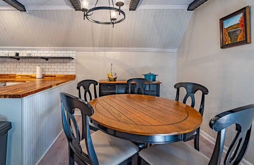 Drennen House | Lake Mountain Retreat