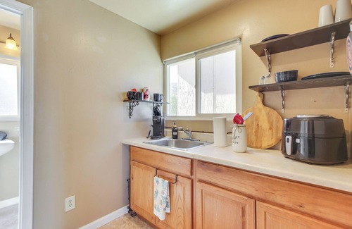 Mountain Mesa Apartment | Lake & Mountain Views: Cozy California Stay