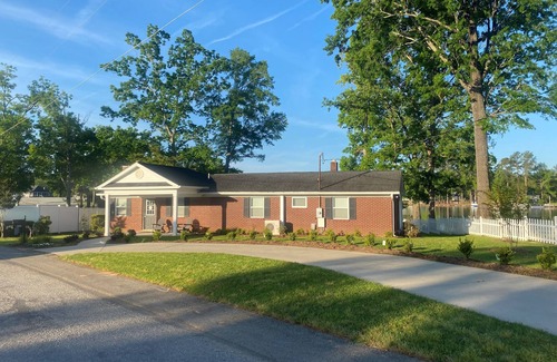 Chapin House | Lake Murray lakefront home w/private dock, great view, large backyard, 4 kayaks