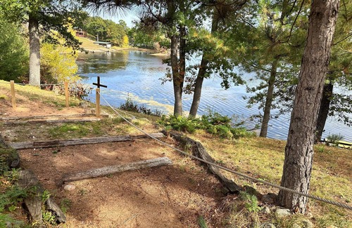 Tomahawk House | Lake Nokomis 1BD/1Bath Lakeside Cabin - Cabin #2