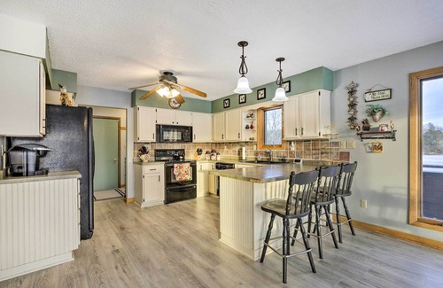 Tomahawk House | Lake Nokomis Escape w/Dock & Beach Access