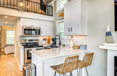 Sherrills Ford Cabin | Lake Norman Cabin w/Pool Access & Deck