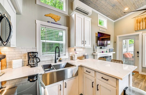 Sherrills Ford Cabin | Lake Norman Cabin w/Pool Access & Deck