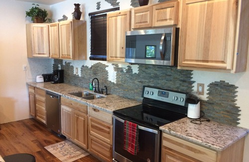 Gravois Mills House | Lake of the Ozarks Missouri New Family Friendly and Spacious Home For Rent