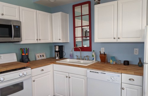 Kent House | Lake Ontario 2 bedroom/2 bath - between Rochester and Niagara Falls