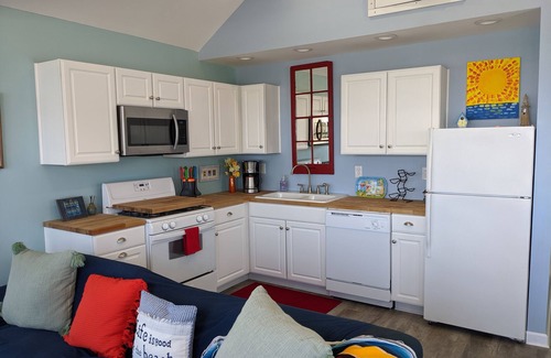 Kent House | Lake Ontario 2 bedroom/2 bath - between Rochester and Niagara Falls