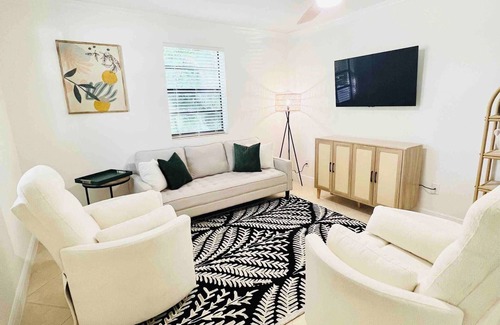 Lake Park House | Lake Park Home With Garage - 1 Mile To Beach!