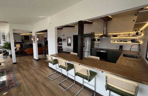 Pepin House | Lake Pepin Marina Bungalow - River Views, Hot Tub!