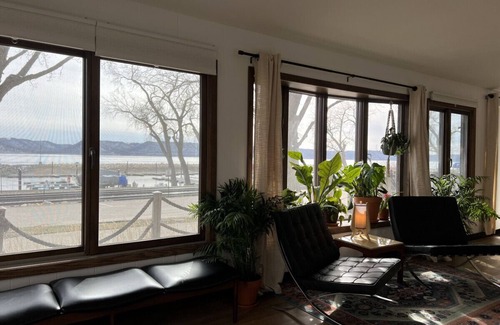 Pepin House | Lake Pepin Marina Bungalow - River Views, Hot Tub!