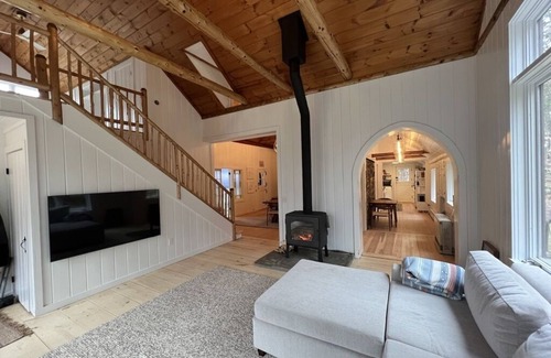 Wilmington Cottage | Lake Raponda Home