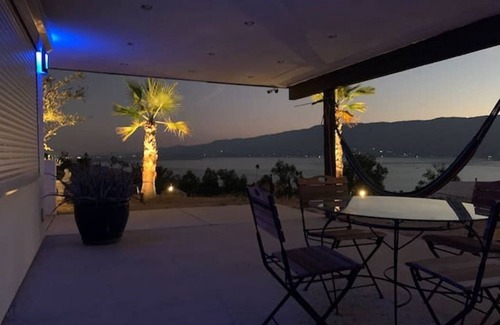 Lake Elsinore House | Lake Recess With Million Dollar View