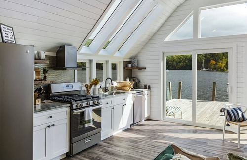 Newbury House | Lake Retreat | Dock | 3 Cottages | Firepit