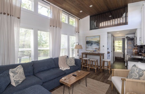 Anderson House | Lake Retreat- Mins to CU- Kayaks, Fire Pit, Dock