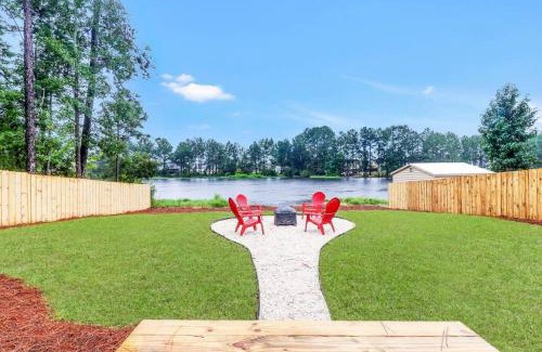 Pooler House | Lake Retreat near Savannah