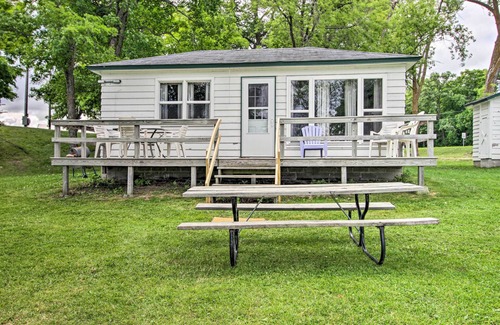 Dent Cabin | Lake Retreat w/Dock, Deck & BBQ, BYO Boat!