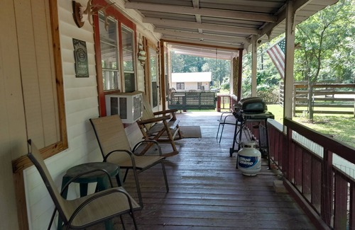 Zavalla Cabin | Lake Sam Rayburn Cabins, #1 front cabin at Monterrey Park an Boat launch